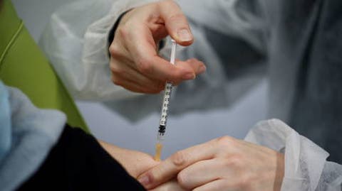 Más vacunas y restricciones del Covid 19 en España